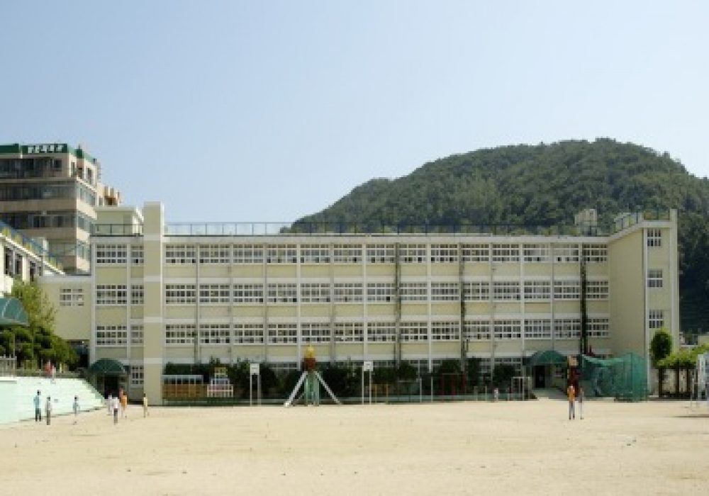 감천초등학교
